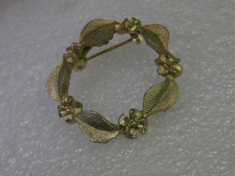 Floral brooch-Vintage Brooch, Goldtone Dogwood Blossom & Leaf Circle Pin, 1.25"