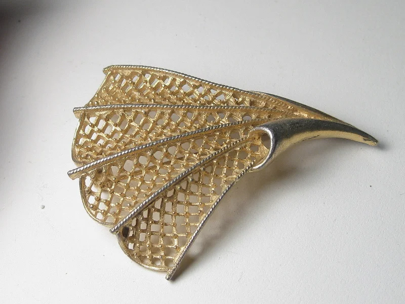 Brooch for casual wear-Vintage Gold Tone Filigree Fan Brooch, 1960's, 2.5"