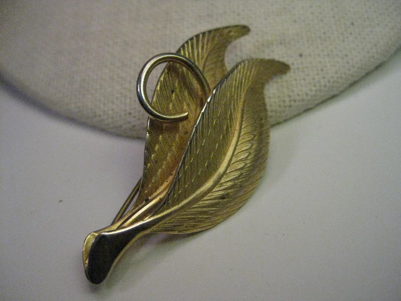 Handcrafted brooch-Vintage 1950's Gold Tone Double Leaf Brooch with Curl - 2.25"