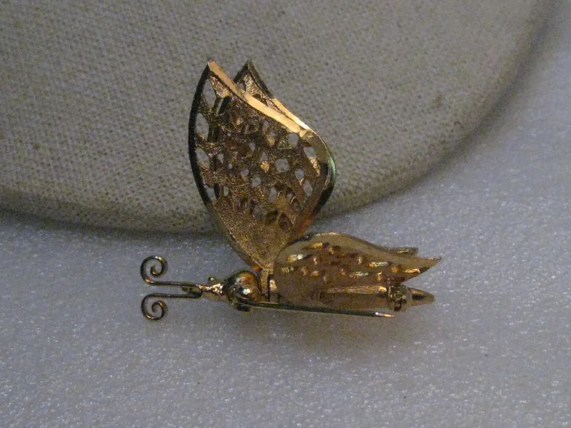 Dragonfly brooch-Vintage Butterfly Trembler/Hinged  Brooch, Hinged, Gold Tone, 1960's, 1.5" by 2"