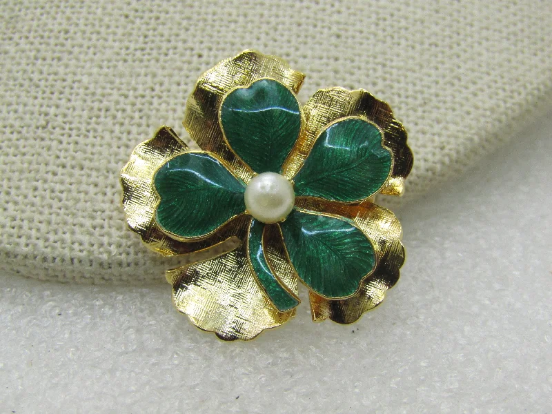 Brooch with velvet-Vintage Enameled Four-Leaf Clover Brooch, Faux Pearl, 1-1/8", Gold tone